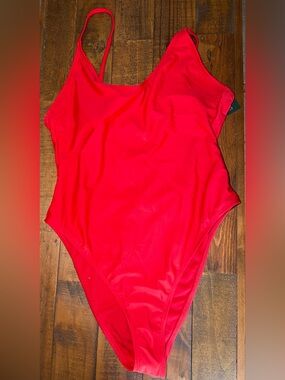 Swimsuit - Classic Fit